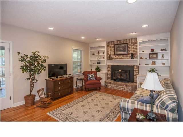 104 Colony Ct, Summerville, SC 29485