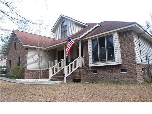 107 Joes Ln, Summerville, SC 29483
