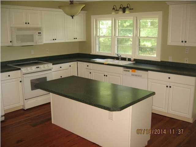 178 Golden Pearle Ln, Mcclellanville, SC 29458