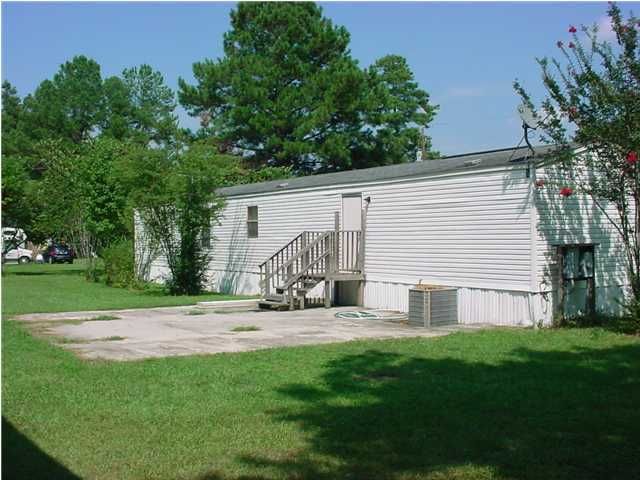 153 Hilton St, Harleyville, SC 29448