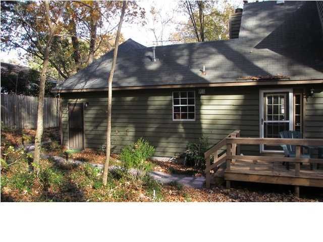 211 Maple Dr, Summerville, SC 29485
