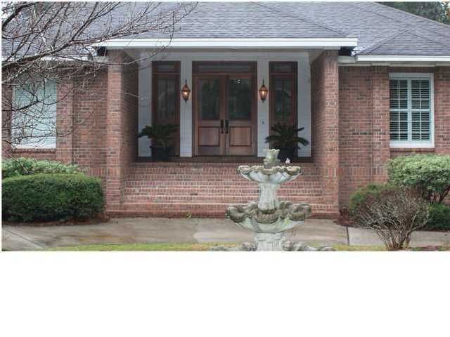 312 S Hickory St, Summerville, SC 29483
