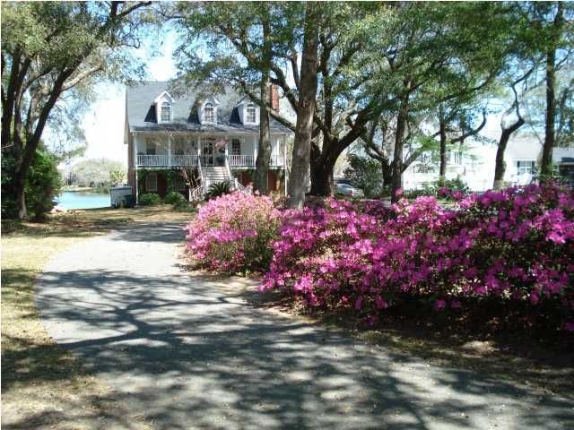 744 Lawton Pl, Charleston, SC 29412