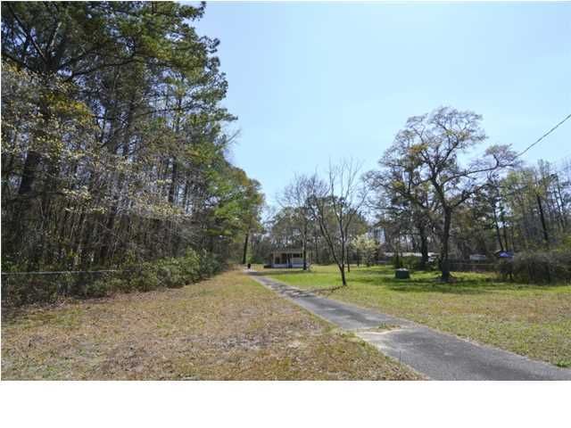 5965 Drayton St, Ravenel, SC 29470