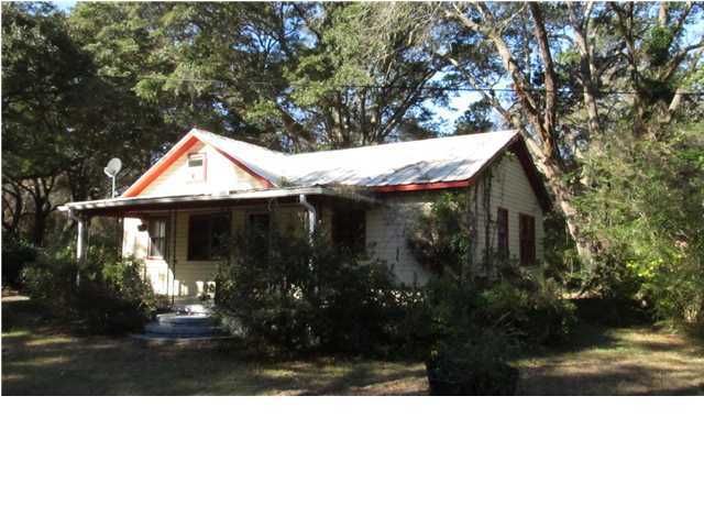 6738 Maybank Hw, Wadmalaw Island, SC 29487