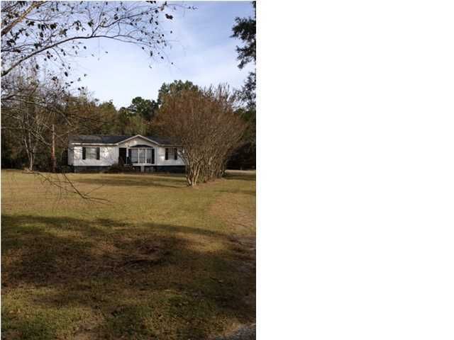 1076 Jimbud Dr, Bonneau, SC 29431