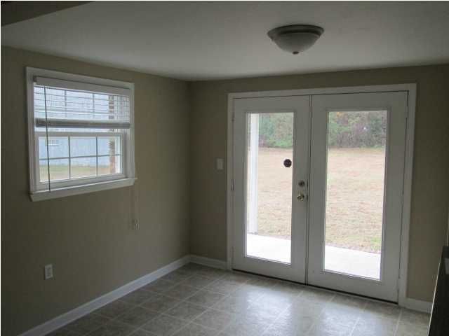 1035 Old Macbeth Rd, Bonneau, SC 29431