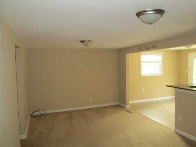 1035 Old Macbeth Rd, Bonneau, SC 29431