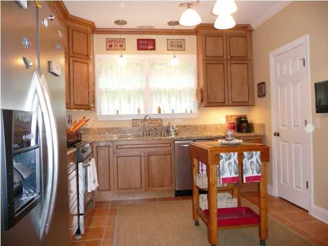 10091 Hercules Rd, Mcclellanville, SC 29458