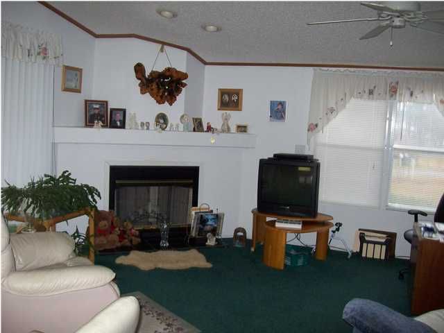204 Canal St, Bonneau, SC 29461