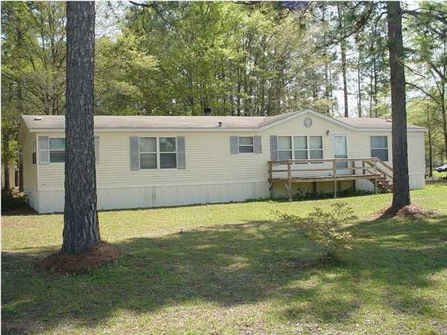 1642 Poplar Hill Dr, Cross, SC 29436