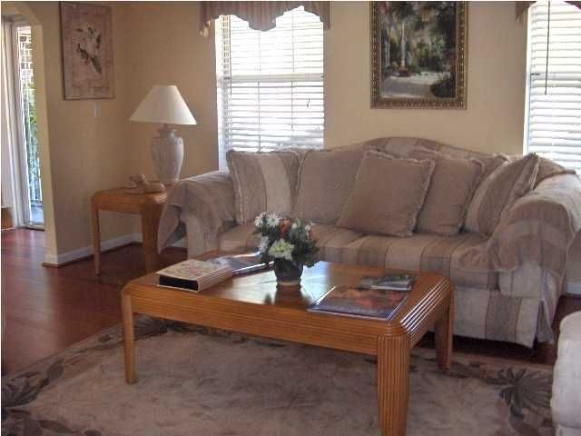 221 Turtle Point Rd, Summerville, SC 29483