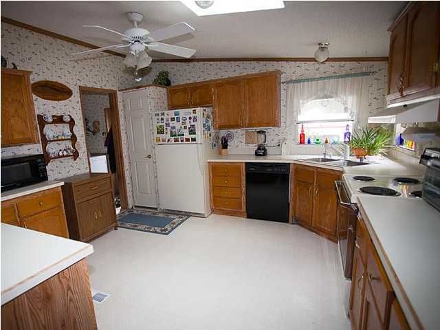 7751 Morris Bing Rd, Yonges Island, SC 29449