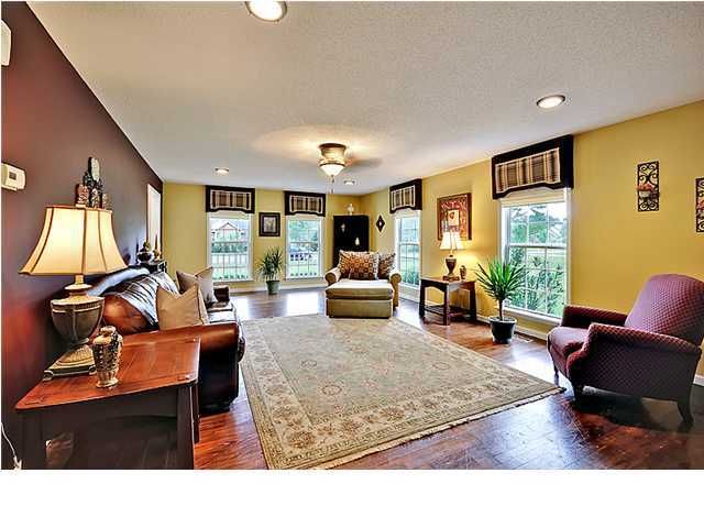 100 Fairway Ct, Saint George, SC 29477