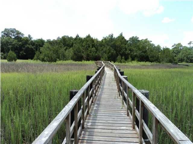 708 Mill Creek Ln, Mcclellanville, SC 29458