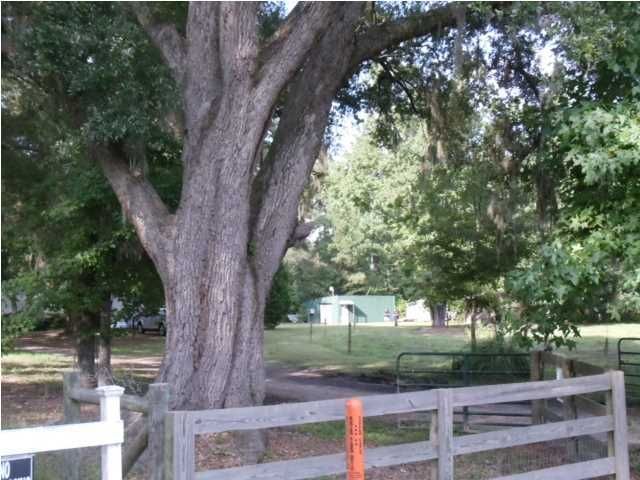 6074 Old Jacksonboro Rd, Ravenel, SC 29470