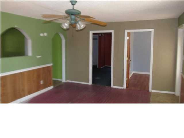111 Groomsville Rd, Moncks Corner, SC 29461