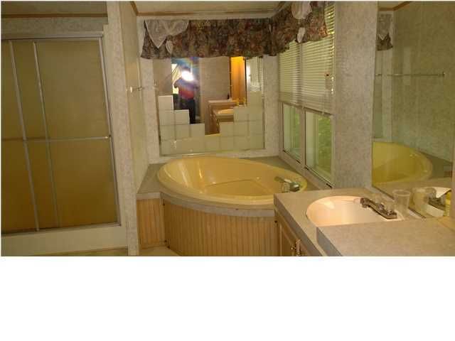 6194 Bears Bluff Rd, Wadmalaw Island, SC 29487