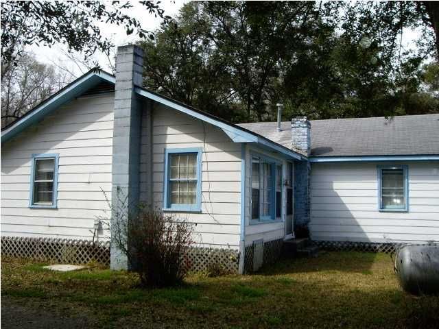 677 Bear Swamp Rd, Johns Island, SC 29455