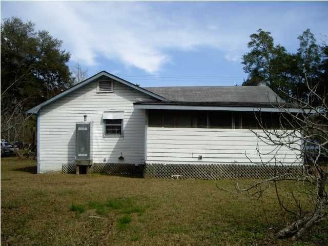 677 Bear Swamp Rd, Johns Island, SC 29455