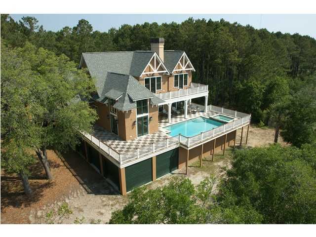 4 Longmarsh Dr, Mount Pleasant, SC 29429
