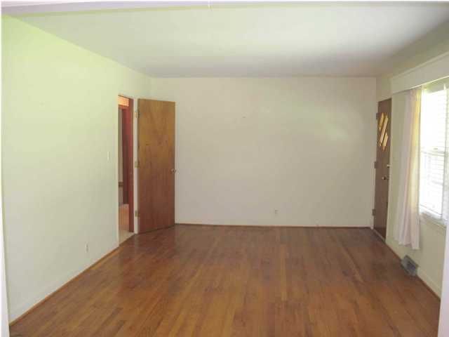 410 Park St, Saint George, SC 29477