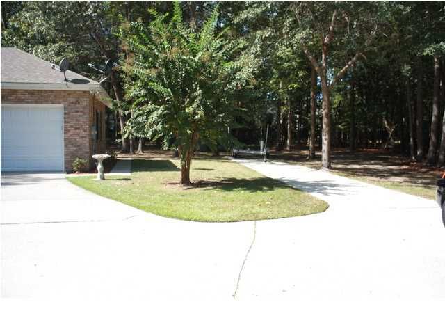 406 Woodland Dr, Summerville, SC 29485