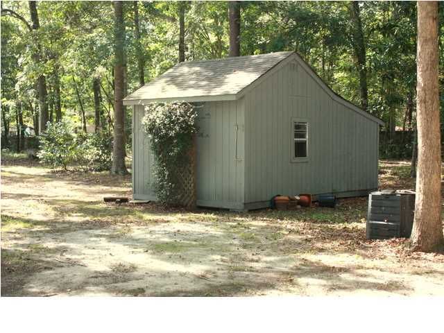 406 Woodland Dr, Summerville, SC 29485