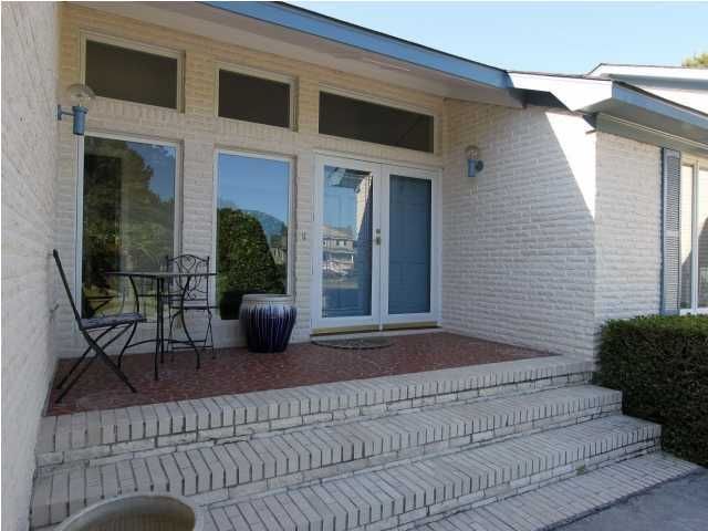 1068 Main Sail Ct, Awendaw, SC 29429