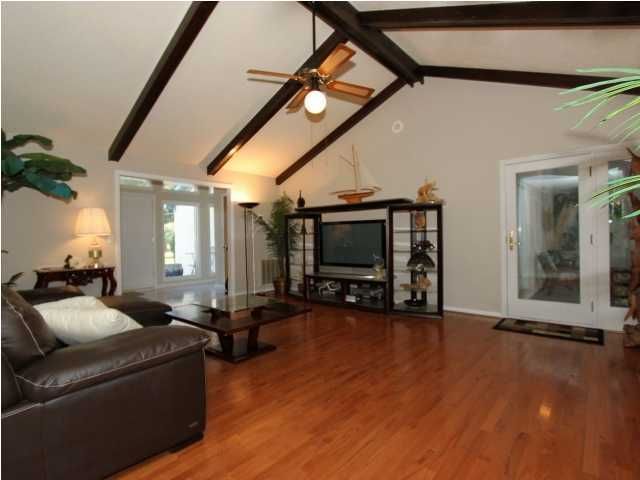 1068 Main Sail Ct, Awendaw, SC 29429