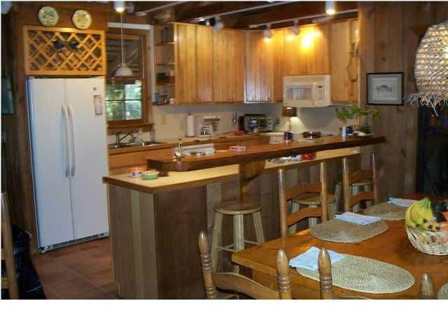 143 Beachview Ln, Edisto Island, SC 29438
