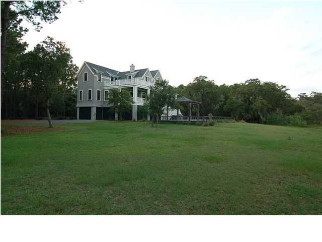 2 Longmarsh Dr, Mount Pleasant, SC 29466