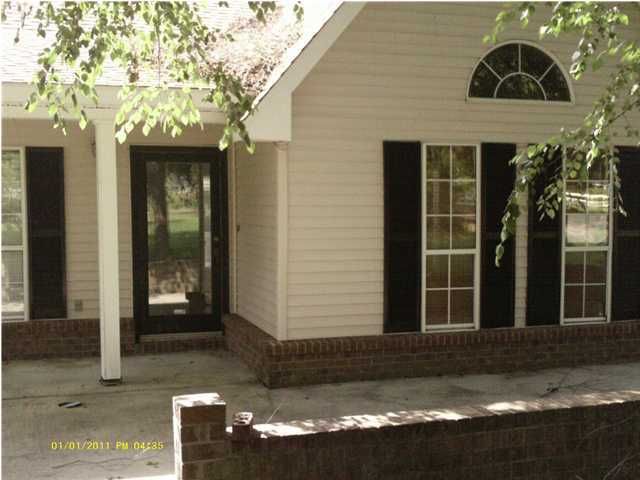 1642 Rose Dr, Summerville, SC 29483