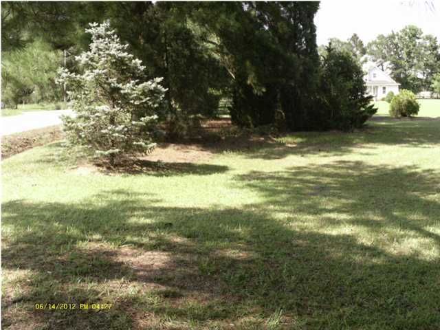 1642 Rose Dr, Summerville, SC 29483