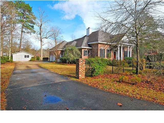 208 Rabbit Run Ln, Summerville, SC 29483