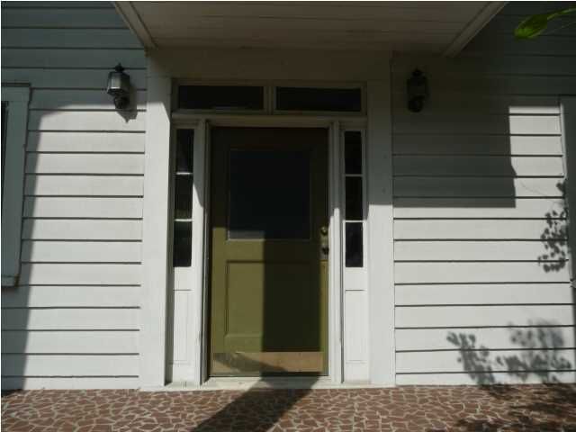 916 Pinckney St, Mcclellanville, SC 29458