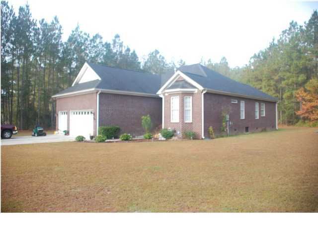 210 Moss Ct, Summerville, SC 29483