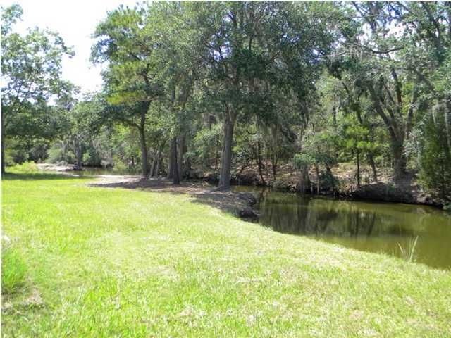 4865 Walking Horse Ln, Hollywood, SC 29449