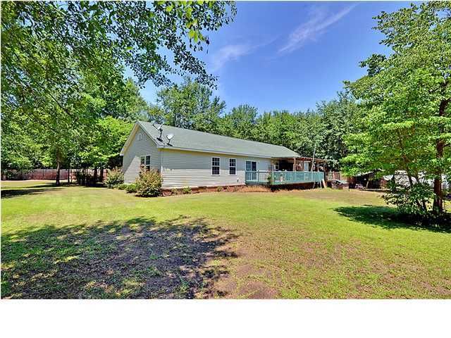 165 Blue King Dr, Cross, SC 29436
