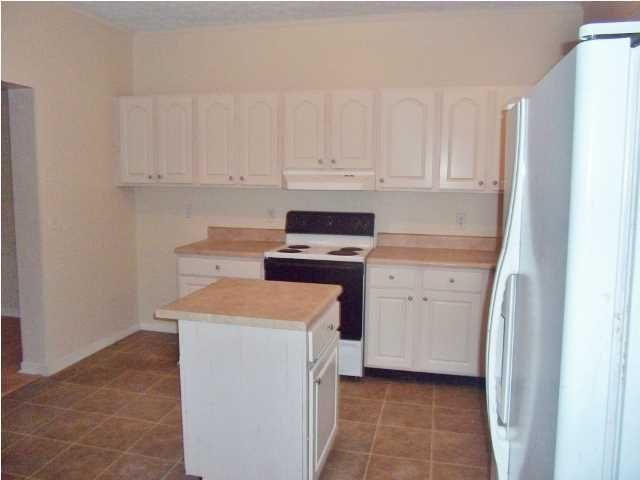 694 Main Rd, Johns Island, SC 29455