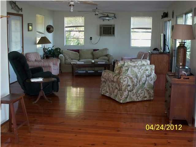 530 Stuhr Ln, Wando, SC 29492