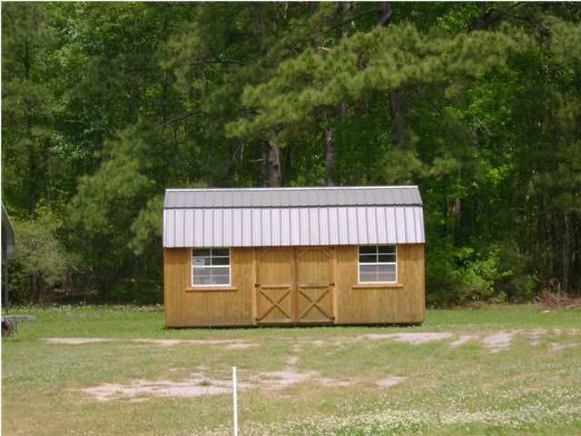 1694 Fish Rd, Ridgeville, SC 29472