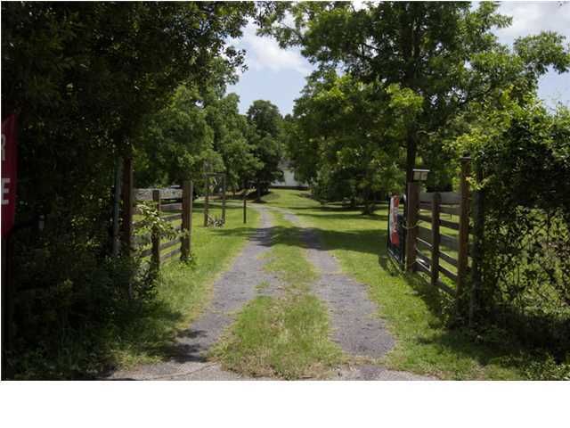 435 Dupre Rd, Mcclellanville, SC 29458