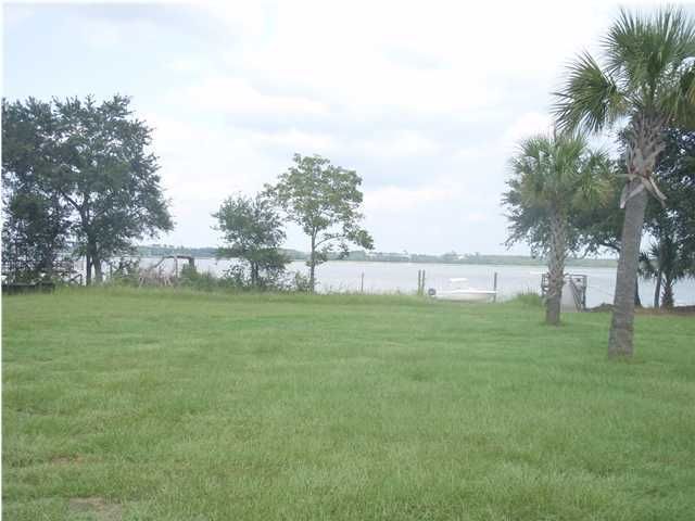 1407 Smythe St, Charleston, SC 29492