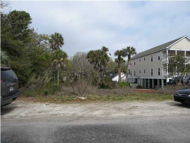 120 W Cooper St, Folly Beach, SC 29439
