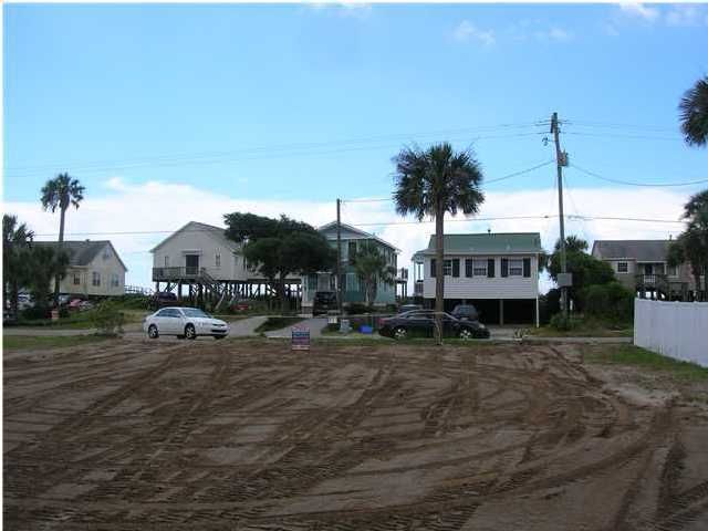 516 W Ashley Ave, Folly Beach, SC 29439