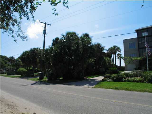 312 W Ashley Ave, Folly Beach, SC 29439