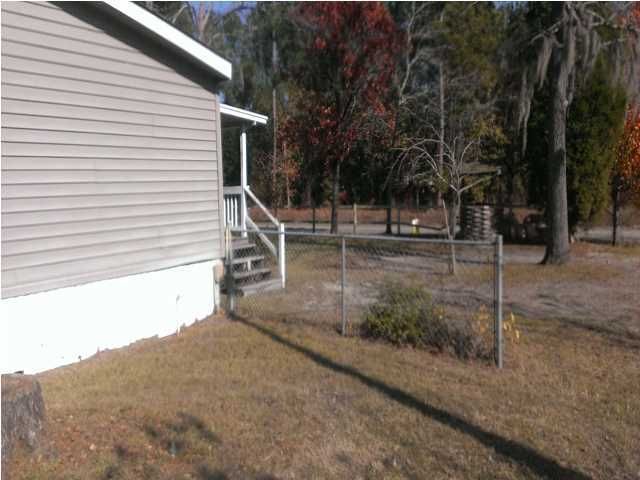 115 Dawsey Dr, Bonneau, SC 29431