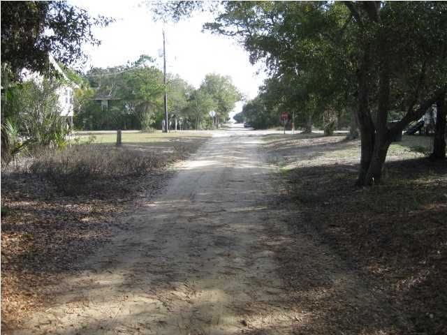 2312 Seabrook St, Edisto Beach, SC 29438