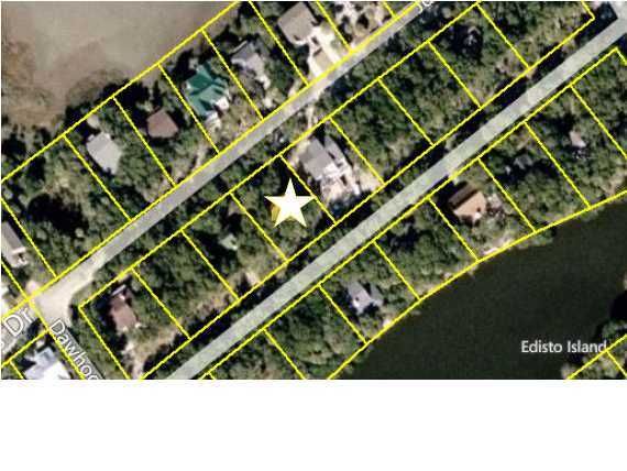 711 Jungle Rd, Edisto Beach, SC 29438